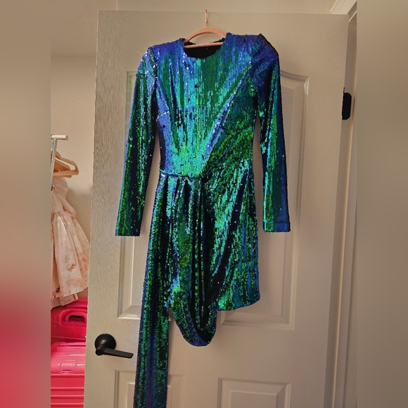 Nadine Merabi                                 GIGI IRIDESCENT GREEN DRESS - Picture 7 of 7